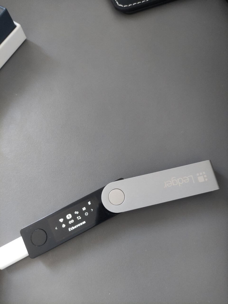 В Ledger выбрана сеть Ethereum